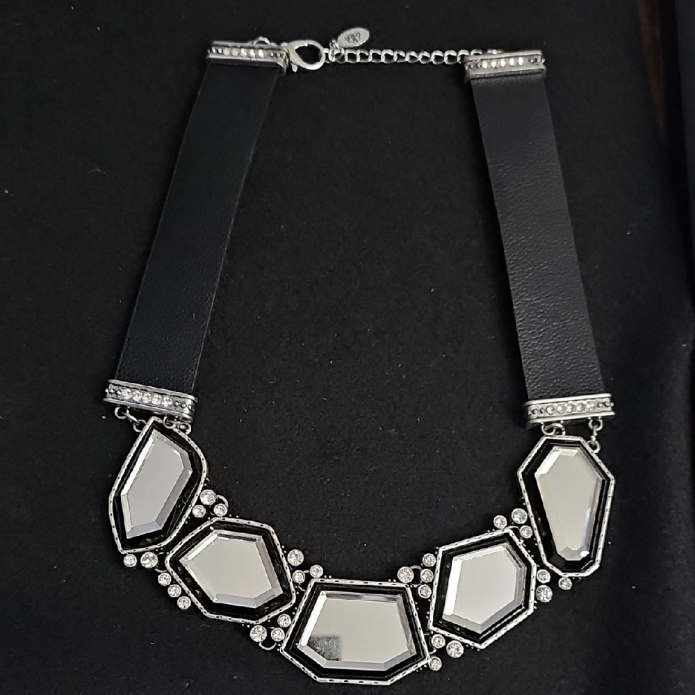 Paparazzi Black and Silver Geometric Necklace